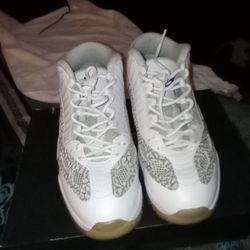Nike Air Jordan 11 Retro Low