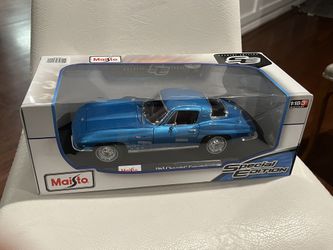 Maisto 1/18 1965 Chevrolet Corvette