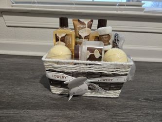 Luxurious Vanilla & Coconut  Bath & Body Set 