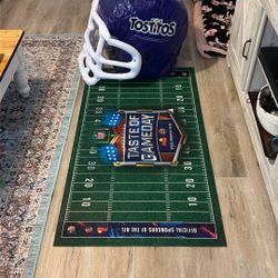 Super Bowl Helmet/ Rug/football Set