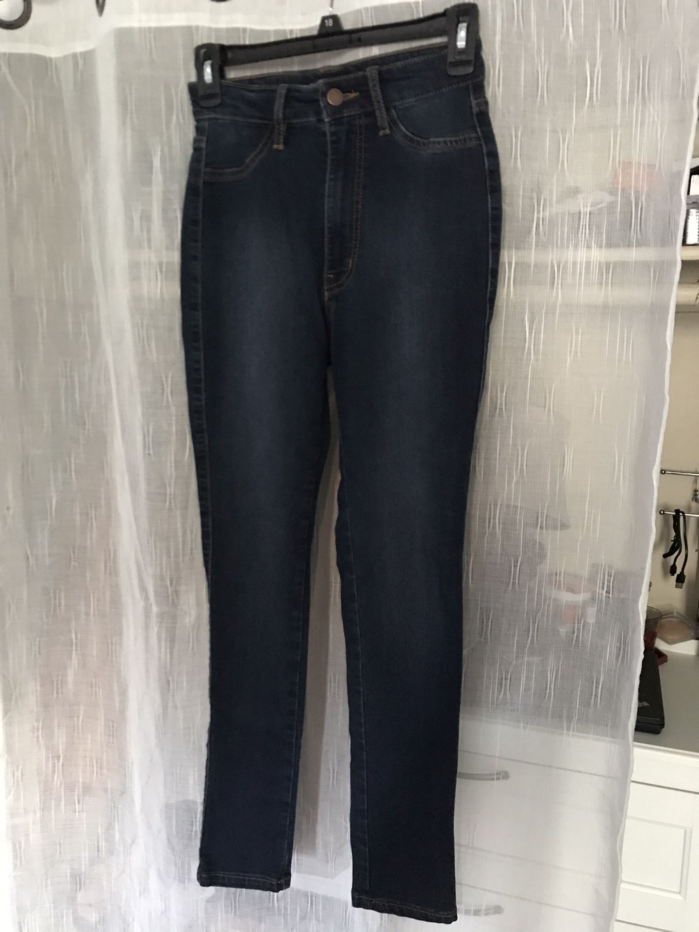 Fashion Nova / High Rise Dark Wash Jeans