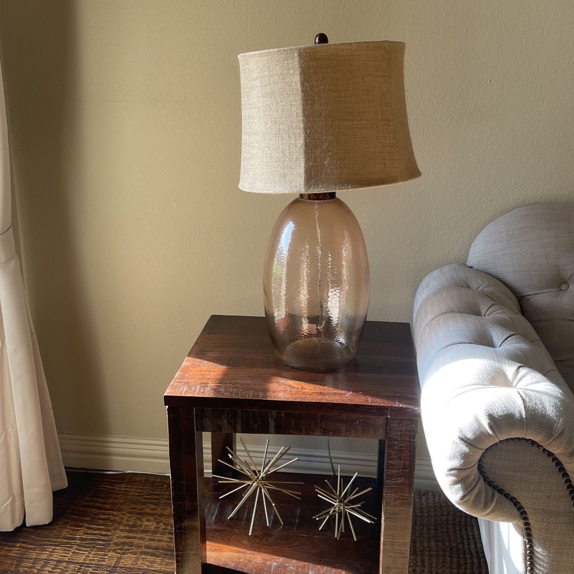 2 lamps