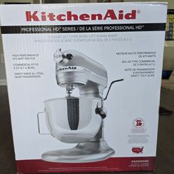 Brand NEW 5 Qt Kitchen Aid Mixer 