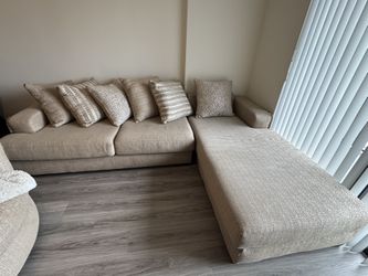 Like New L Shaped Couch MUST GO IMMEDIATELY!!!