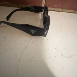 Prada Sun Glasses Woman