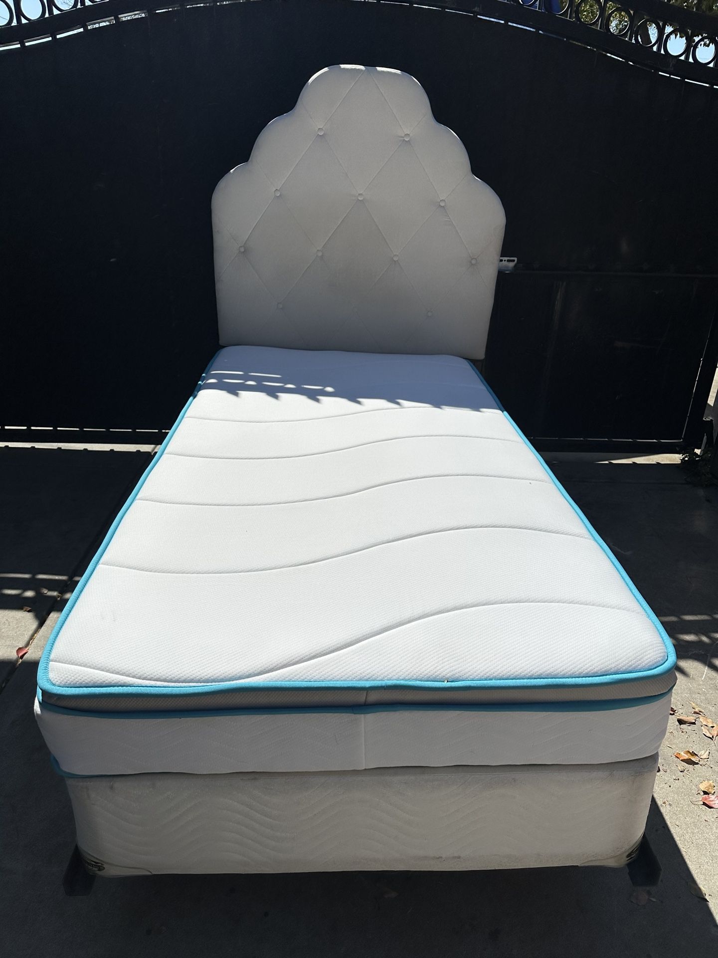 Beautiful Twin Size Bed For Sale