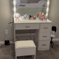 AMAZON VANITY 