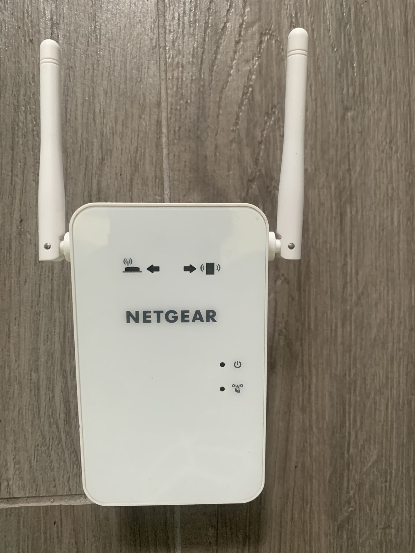 Netgear Wifi Range Extender- Model Ex6100
