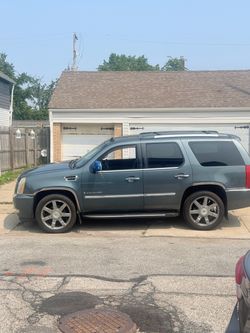 Cadillac Escalade Full-Size