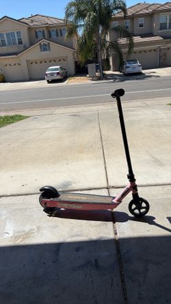 Razor electric scooter works good better than charger included