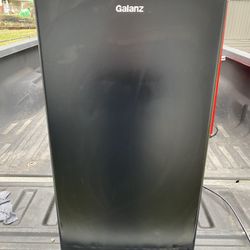Galanz Mini Fridge