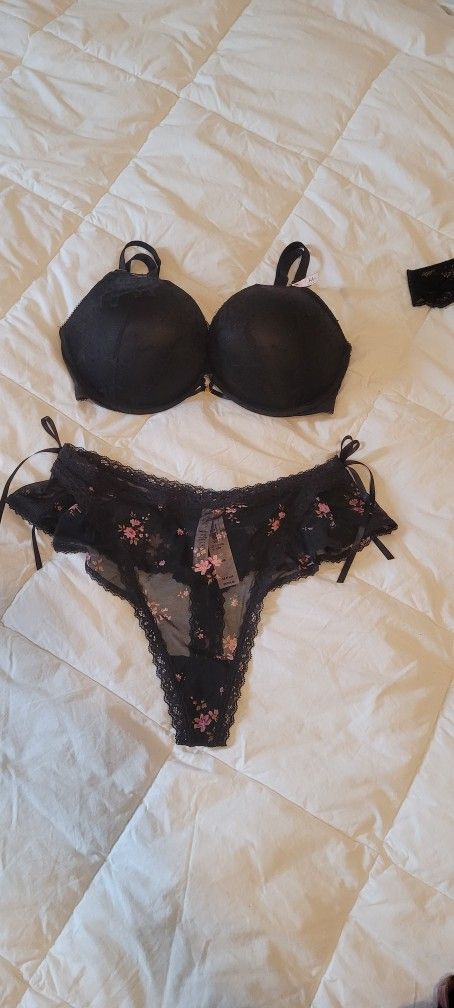 Victoria's Secret Bras And Panties 