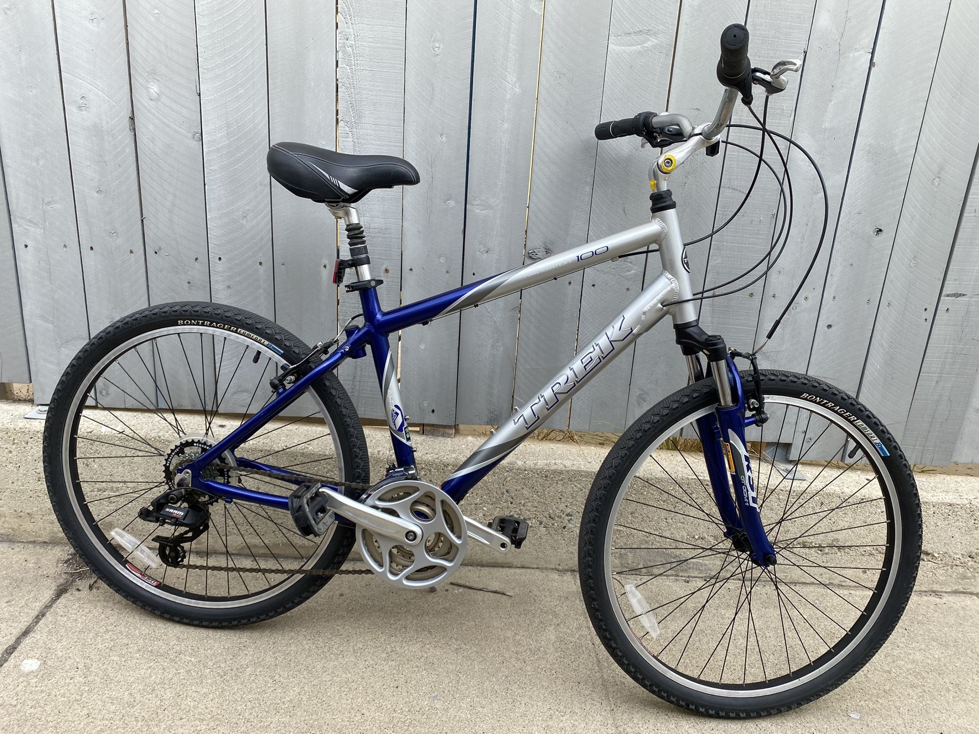 TREK HYBRID BICYCLE EXCELLENT CONDITION 