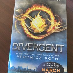 Divergent - By Veronica Roth - Paperback, NEW !!