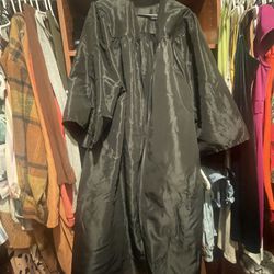 graduation gown 