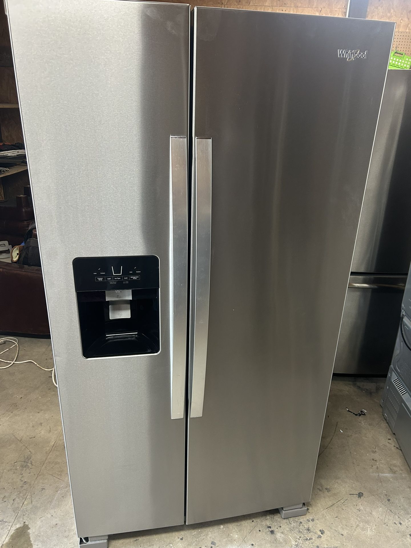 WHIRLPOOL REFRIGERATOR