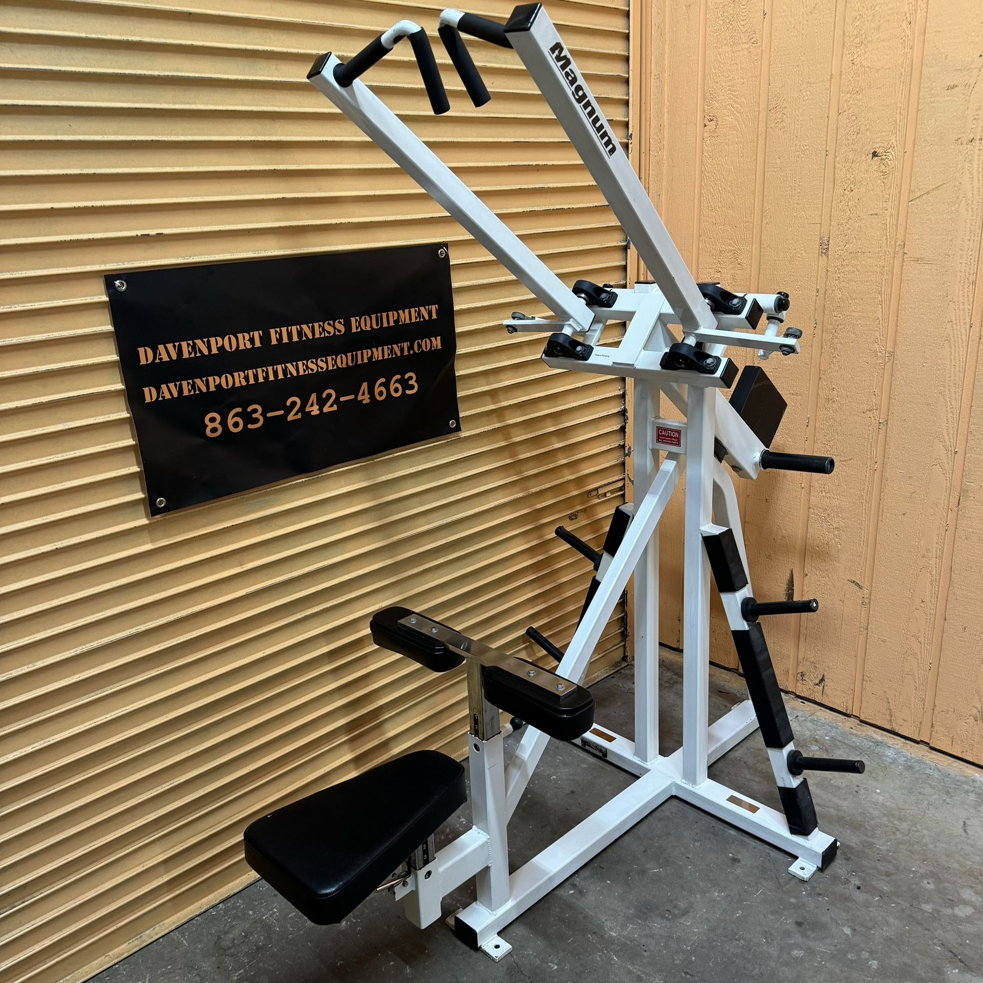 RARE Badger Magnum Fitness Biangular Lat Pull- Olympic Weight Plate Loaded- Commercial Gym Equipment- Cybex, Nautilus , Flex, Hammer Strength, Life