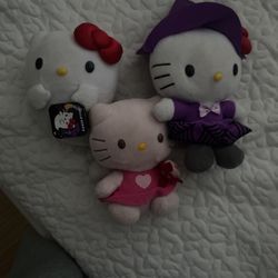 hello kitty plushy bundle 