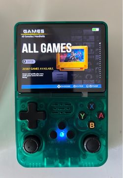 R36s Retro Gaming Handheld- Hundreds of Games!