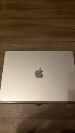 Mac book air 13” m3 8 gig