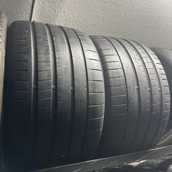 PAIR OF TIRE 315 30 21 YOKOHOMA 85% LIFE