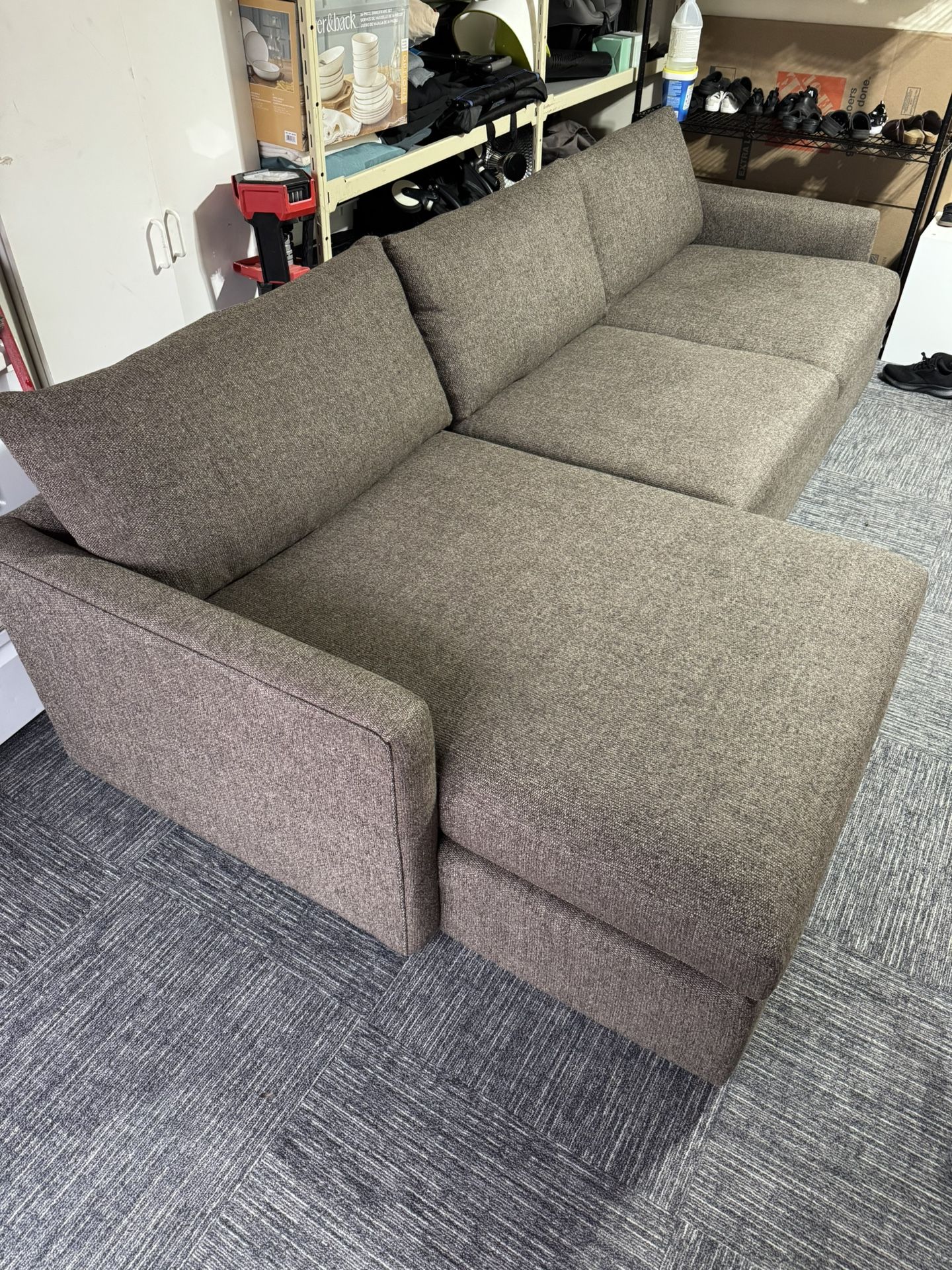 Crate And Barrel Sectional Couch 📦📦✅✅DELIVERY AVAILABLE 
