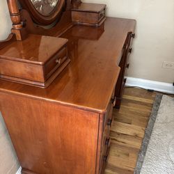 1940s Antique "Golden Beryl" Vanity by Willett