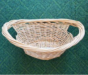 Large Oval Basket 23”L x 17”W x 9”H