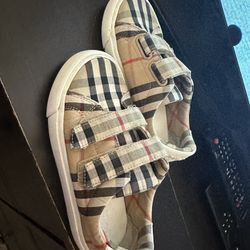 Burberry Shoes 