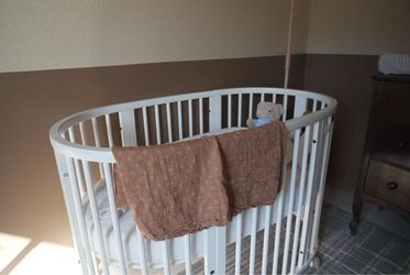 Stokke Sleepi Convertible Crib + Mattress + Organic Cotton Sheets — $500 OBO