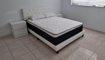 Bed And 2 Night Stands 