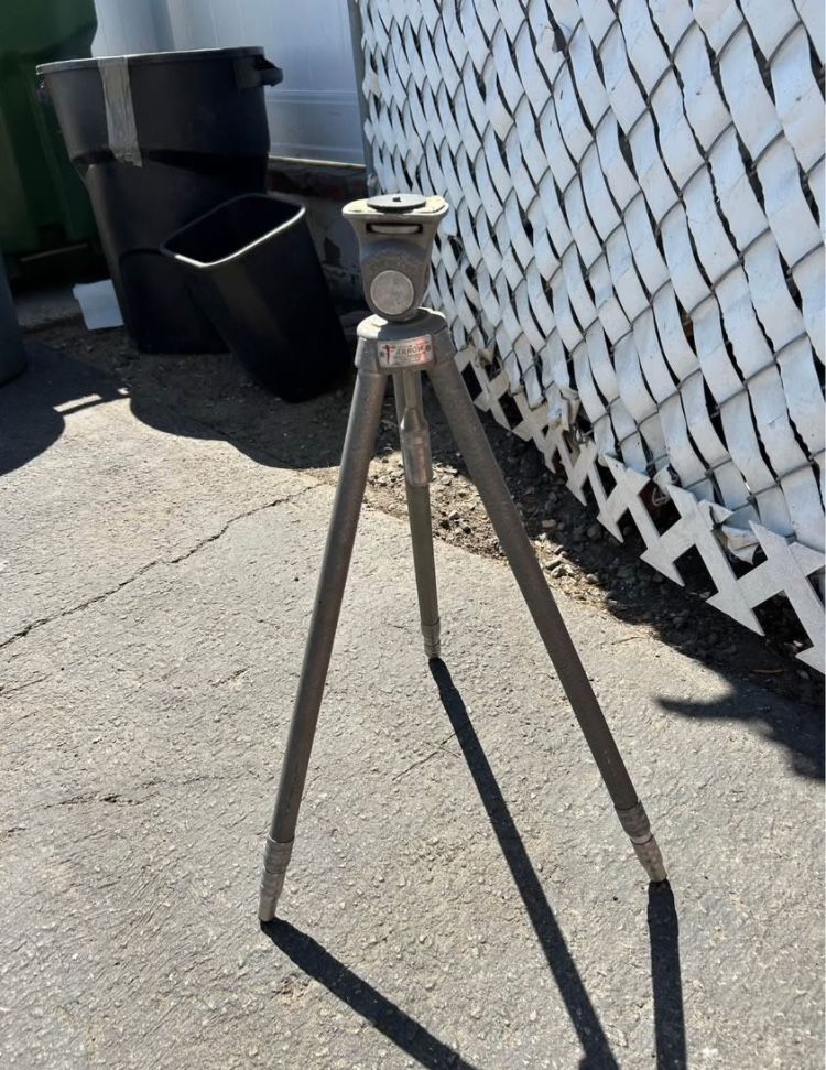 Vintage Arrow Metal Products Tripod As Is $45 OBO!
