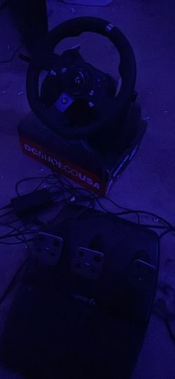 Logitech g920 racing wheel and pedals
