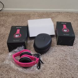 2 Free Wired Headphones 