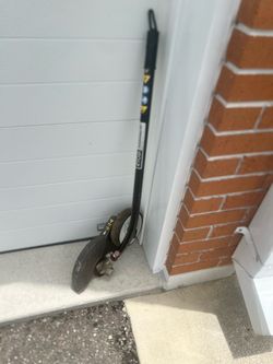 Ryobi Expand-It 8 in. Universal Straight Shaft Edger Attachment RYEDG12. Item does have scratches and scuff marks plus some rust on the blade. Works