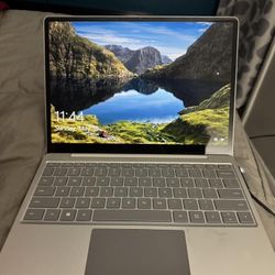 Microsoft Surface Laptop