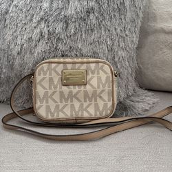 Michael Kors Crossbody Bag