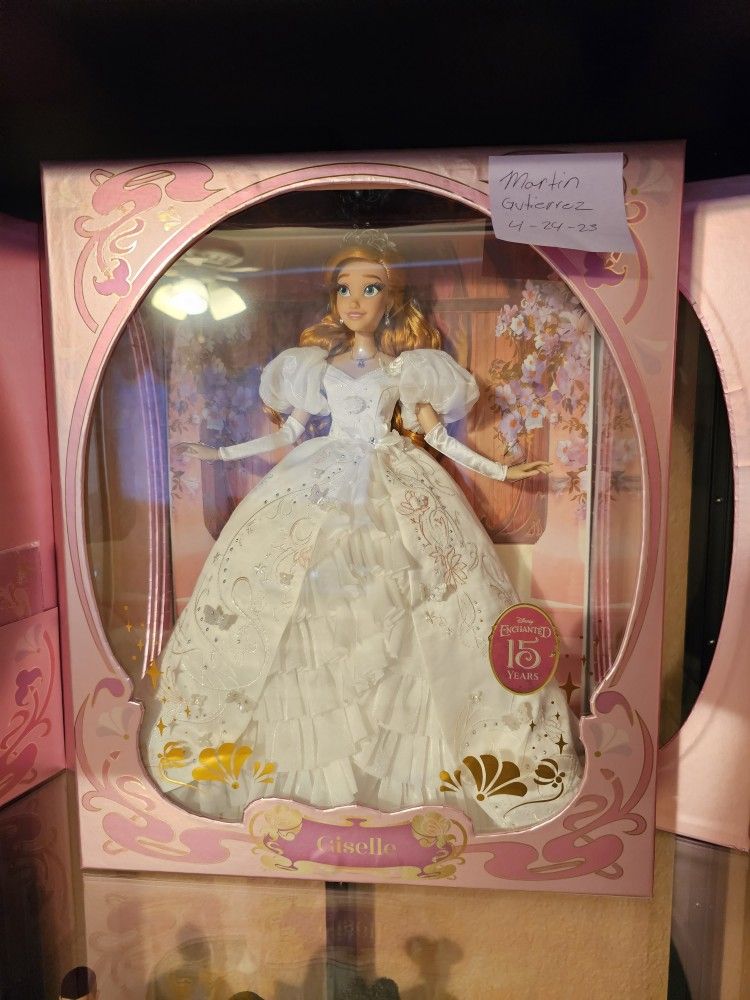 Disney D23 LIMITED EDITION GISELLE DOLL 17"