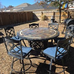 Super Nice Very Heavy Outdoors Iron Table Set!!