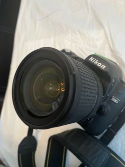 Nikon D80 DSLR Camera with Lens