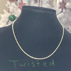 18kt Gold Twisted Herringbone Chain