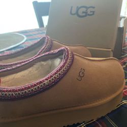 Tan and red UGG slippers Fast shipping Sized  US women’s 8 #Uggs #Shoes #Modern #slippers