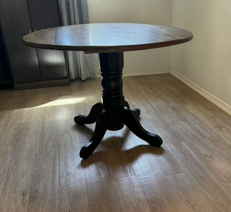 Free Solid Wood Round Dining Table