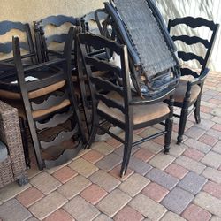 Free Chairs