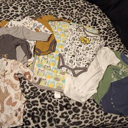 Bag of boys infant clothes 6 to 9 months