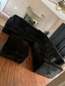 NEW  SECTIONAL SOFA