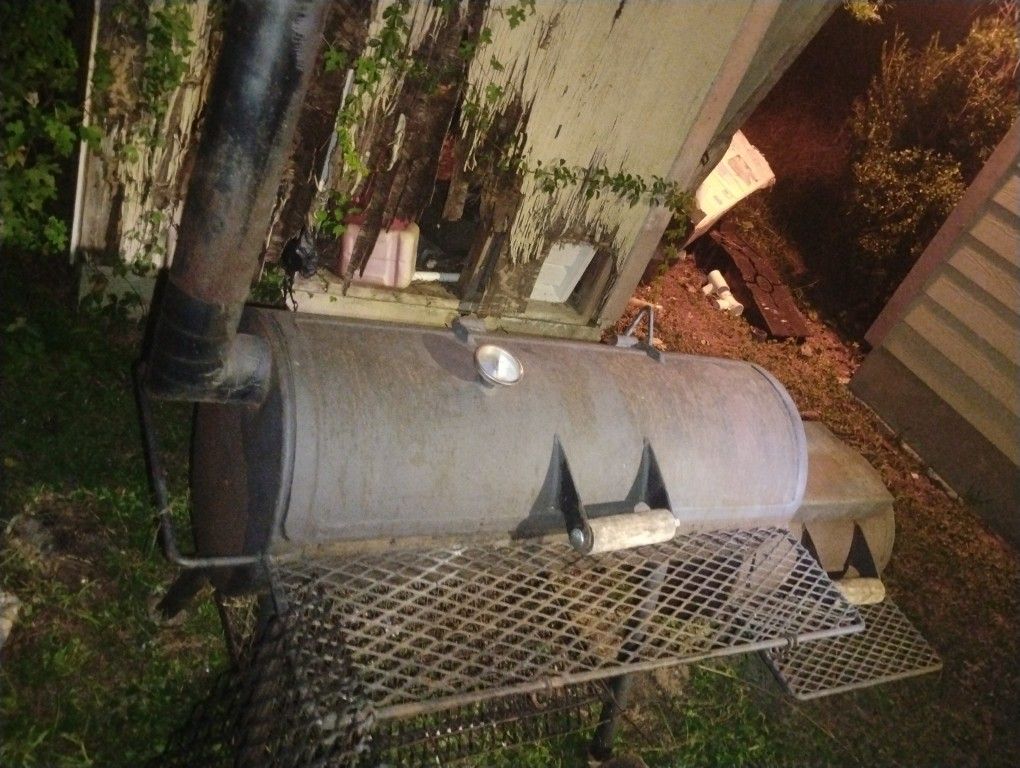 BBQ Smoker Pit