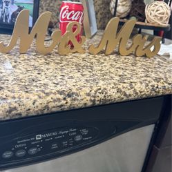 Mr & Mrs Sign