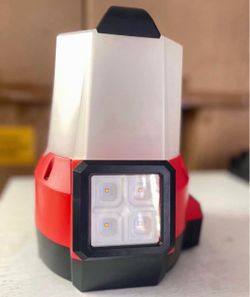 Milwaukee M18 18-Volt 2200 Lumens Cordless Radius LED Compact Site Light with Flood Mode (Tool-Only)