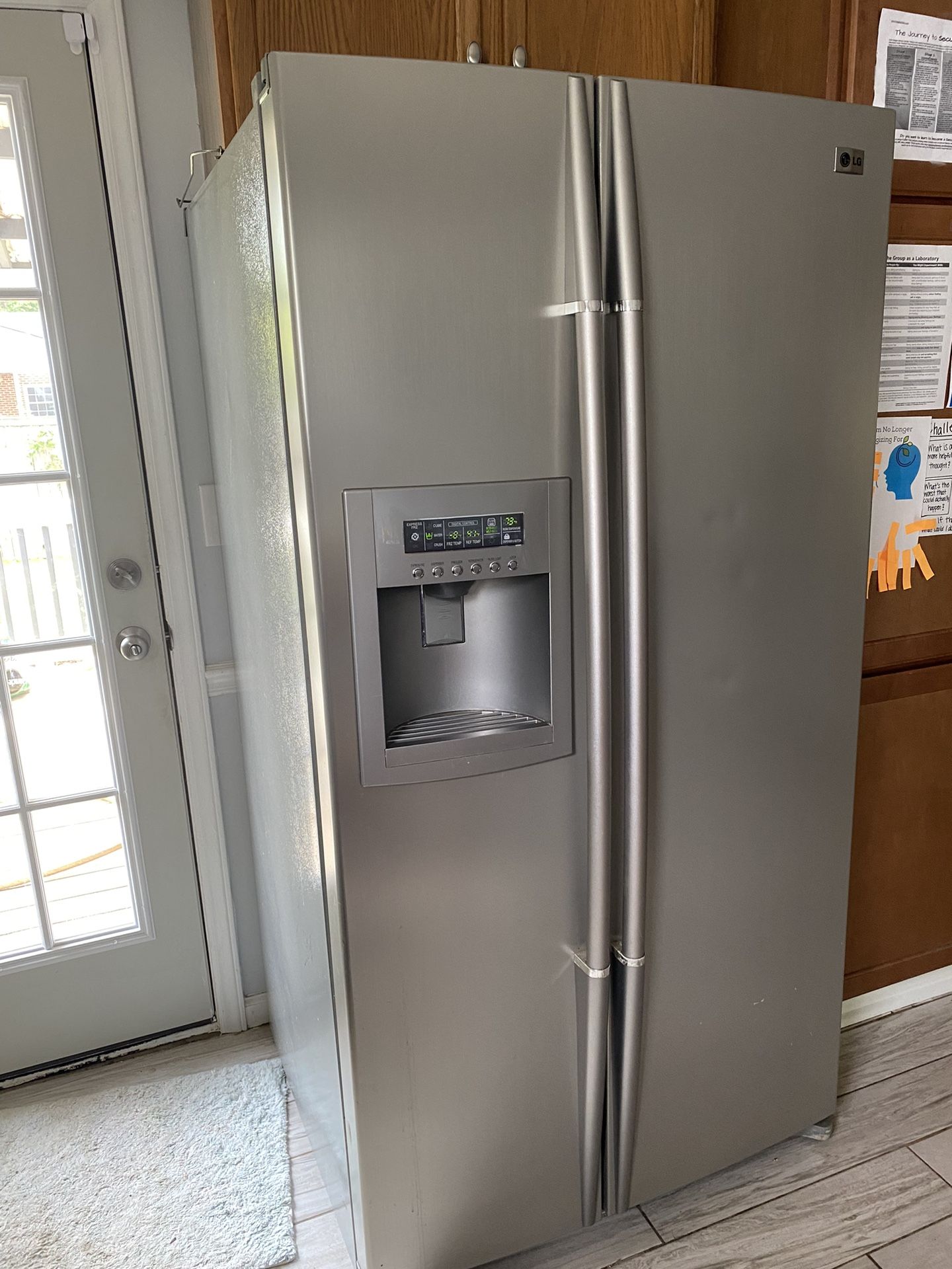 LG LRSC Refrigerator Freezer Filtered Water